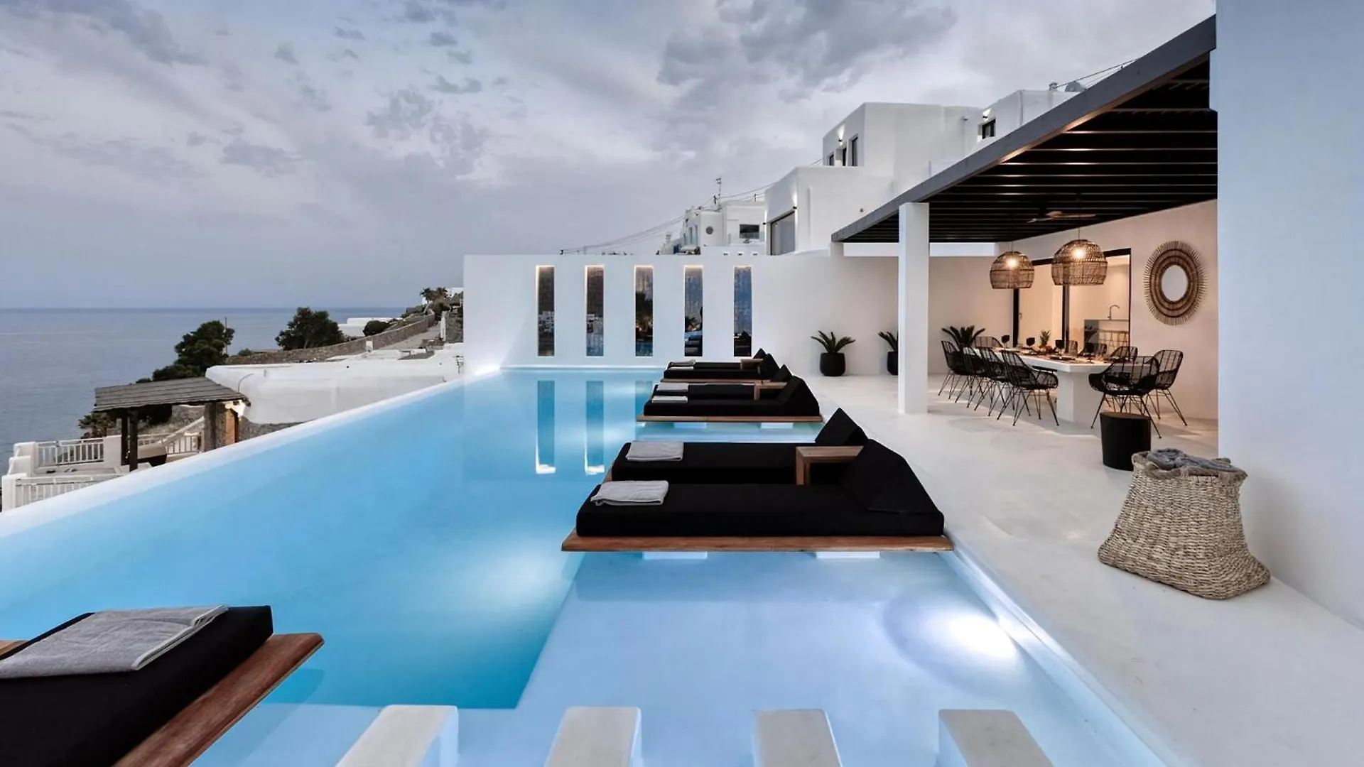 Dazzling Mykonos Villa Villa Lvellie 6 Bedrooms Unique Aegean Sea Views Private Infinity Pool Two Private Jacuzzis Psarou Beach Griekenland
