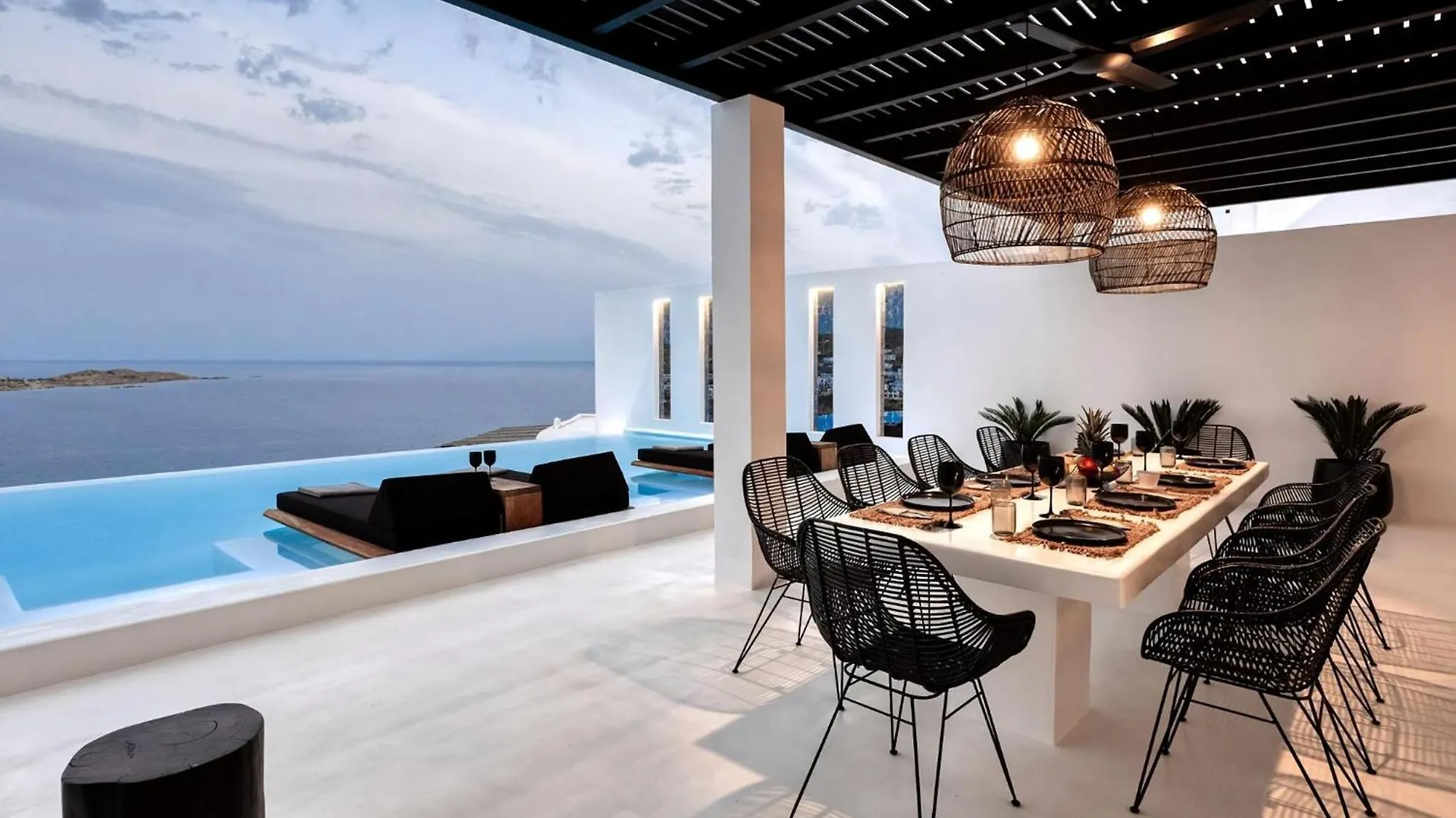 Dazzling Mykonos Villa Villa Lvellie 6 Bedrooms Unique Aegean Sea Views Private Infinity Pool Two Private Jacuzzis Psarou Beach Griekenland