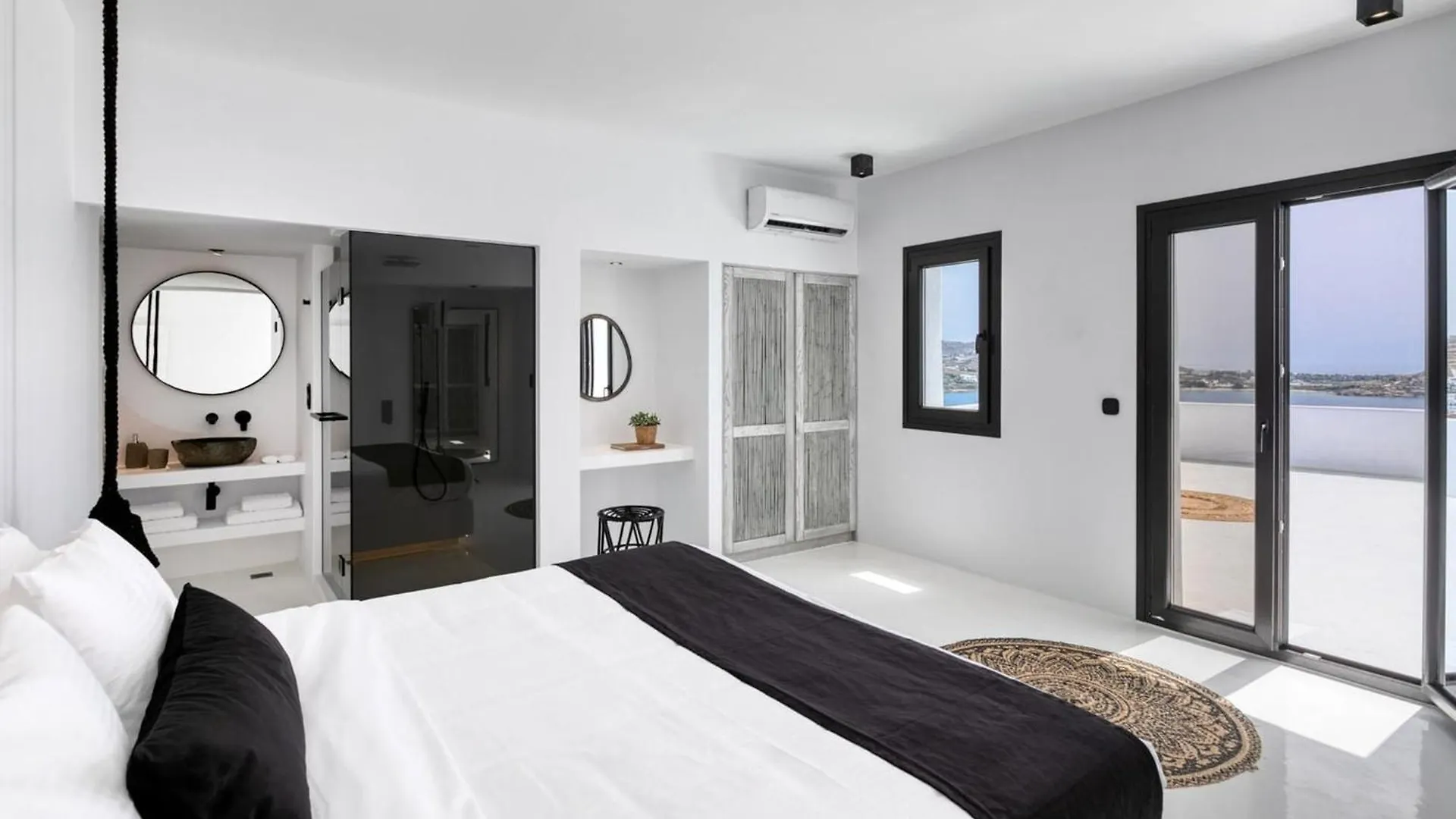 Dazzling Mykonos Villa Villa Lvellie 6 Bedrooms Unique Aegean Sea Views Private Infinity Pool Two Private Jacuzzis Psarou Beach  Psarou (Mykonos)